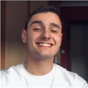 Buenas, soy Adrián, estudiante de 4º de biología. En mi carrera damos tanto matemáticas como física y química al ser de ciencias. Estaría encantado de ayudaros