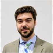 Profesor titulado en inglés abierto al campo de la traducción y que da clases de inglés. Las clases son online. 