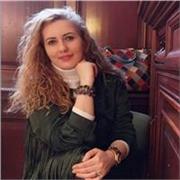 
Friendly and patient English tutor helping beginners to improve their confidence and communication skills.