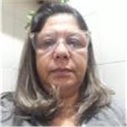 Professora de Ensino Fundamental 1, auxilia na organização e estudos dos conteúdos de Matemática, Português, História, Geografia e Ciências desse segmento