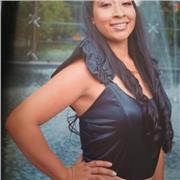 Me defino como una docente creativa e inovadora que parte del aprendizaje por medio de experiencias y del juego.