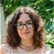 Studentessa diplomata presso il liceo linguistico impartisce lezioni di tedesco
