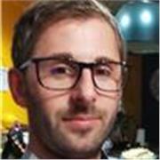 Formateur avec une véritable expérience de terrain en commerce, en gestion et en management.