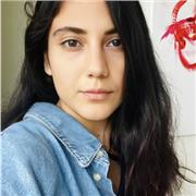 English teacher, with more than ten years of experience in teaching English both on site and online.