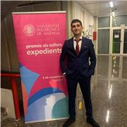 Ingeniero eléctrico e investigador matemático imparte clases de Matemáticas
