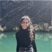 Profesora titulada en Economía con experiencia en docencia universitaria y repaso de secundaria/primaria ofrece clases online
