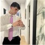 Profesor de matemáticas joven apto para todas las edades