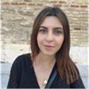 Nivel C1 de inglés, estudié 1 año en Irlanda por lo que lo pude perfeccionar aún más . 