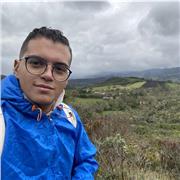 Profesor de Historia, con conocimientos de italiano con experiencia en trato a niños y jóvenes en entornos educativos