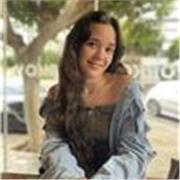 Soy profesora de Inglés titulada, nivel C 1, cercana y motivadora. Para niños y adolescentes. 