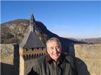 Profesor con más de 5 años de experiencia hasta nivel de bachillerato y primero de carrera en las áreas de física, matemáticas y g