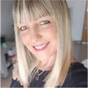 Profesora  de Inglés Universitaria dedicada hace 35 años a la enseñanza del idioma en todos los niveles y edades