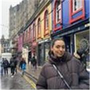 Estudiante de doble grado en Administración y Dirección de Enpresas y Turismo con gran don para con los niños 