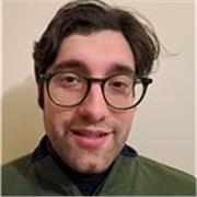 Laureato in Filosofia offre lezioni di Filosofia e Storia per studenti delle Superiori.