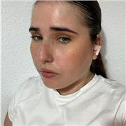 Hablo rumano, ruso y español con fluidez, y también tengo un buen nivel de inglés.
Me encanta hacer las clases divertidas, claras
