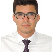 Tutor de español enseña con buena dedicacion a alumnos