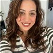 Recursos Humanos y Relaciones Laborales, y master en Docencia