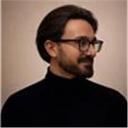 Laureato in Storia alla Sapienza guida studenti nell’area umanistica con metodo personalizzato.