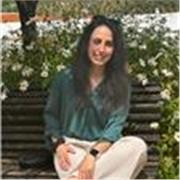 Profesora titulada en el Filología portuguesa y francesa con capacidad para impartir clases presencial o de manera online. 