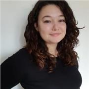 Laureata in Biologia impartisce lezioni di scienze, matematica e chimica