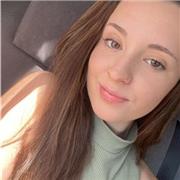 Joven universitaria ofrece apoyo escolar o de instituto en materias como inglés, economía y música