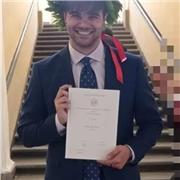 Laureato in lettere e laureando in Filologia della lingua italiana offre ripetizioni nell' ambito umanistico
