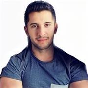 Soy alguien dinámico y ulitilizo temas de interés según la edad. Trato de que el aprendizaje sea divertido para los niños 