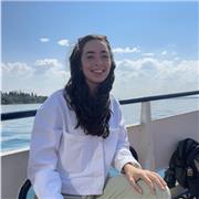 Profesora de patinaje tanto para niños como adultos, me considero muy dinámica y cercana