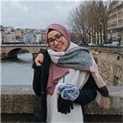 professeur ayant un master 2 en biotechnologie avec une spécialisation de biochimie