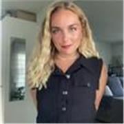 Profesora titulada imparte clases de inglés y refuerzo escolar.