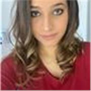 Laureata offre aiuto nello studio ad alunni della scuola superiore