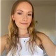 Profesora con Máster en Profesorado y más de 5 años de experiencia en academia