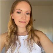 Profesora con Máster en Profesorado y más de 5 años de experiencia