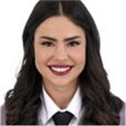 Docente titulada en Educación Primaria en Lengua Extranjera Inglesa y Educación Musical, ademas de Pedagoga de la Danza Española. 