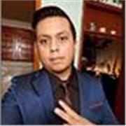 Maestro de apoyo escolar especializado en clases en línea y presencial