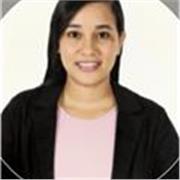 Licenciada en derecho, máster en derecho de empresa, especialización en derecho mercantil. Experiencia como ayudante de cátedra. 