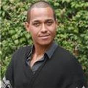 Experienced Native English Educator Helping Learners Build Confidence and Fluency