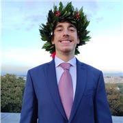 studente in scienze della nutrizione umana impartisce lezioni di biologia e francese