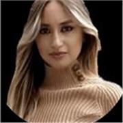 Laureata magistrale in lingue e comunicazione interculturale in area euromediterranea offre lezioni in inglese e russo