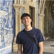 Soy un universitario que estudia Derecho + Ade. Las matemáticas son mi fuerte pero puedo con prácticamente cualquier asignatura