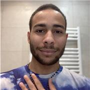 Etudiant en Licence maths physique, titulaire d'un bac scientifique. Pragmatique patient et assidu pour aider une personne à s'améliorer