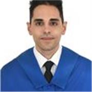 Graduado en Matemáticas y profesor de academia, dando clases de ESO y Bachillerato