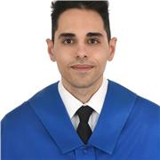 Graduado en Matemáticas y profesor de academia, dando clases de ESO y Bachillerato