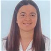 Profesora alegre y bromista amante de los diferentes deportes