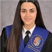 Profesora de biología imparte clases para todas las edades