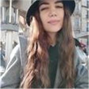 Je vais enseigner la langue arabe à tous les âges. L'arabe est ma langue maternelle et je parle couramment l'arabe classique et le