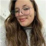 Étudiante en 1ére année de droit, je souhaiterais appliquer et donner toute la motivation aux enfants pour réussir et accomplir