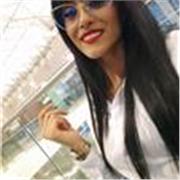 Profesora de apoyo del área de español de forma virtual