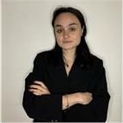Ragazza di 23 anni laureata in Management e Diritto d’impresa (L-18). Aiuto compiti, ma anche per studenti universitari