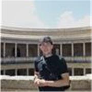 Estudiante de arquitectura que imparte clases de cualquier asignatura.